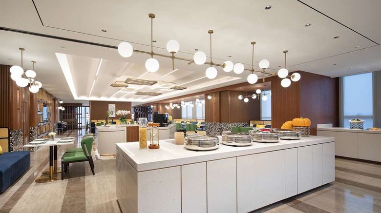 <b>Hilton Garden Inn Daxing Jinyuan Road Restaurant</b>. Images powered by <a href="https://iceportal.shijigroup.com/" title="IcePortal" target="_blank">IcePortal</a>.