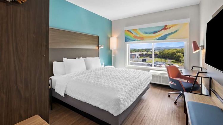 Tru by Hilton Lexington Room