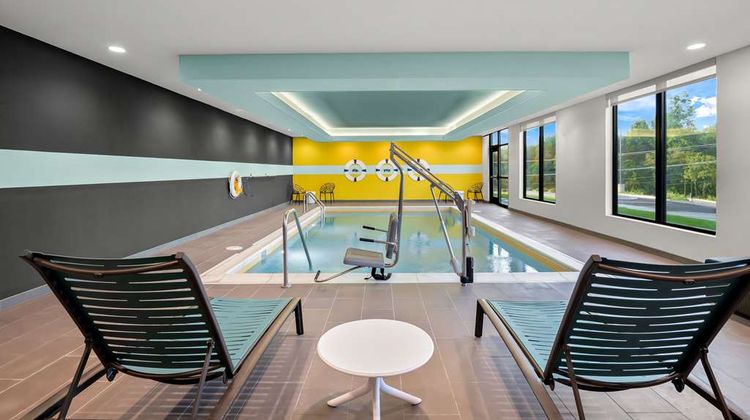 Tru by Hilton Lexington Pool