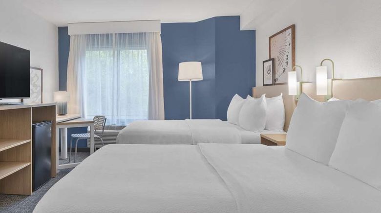 <b>Spark by Hilton Orlando near SeaWorld Room</b>. Images powered by <a href="https://iceportal.shijigroup.com/" title="IcePortal" target="_blank">IcePortal</a>.