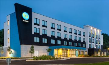 Tru by Hilton Gananoque