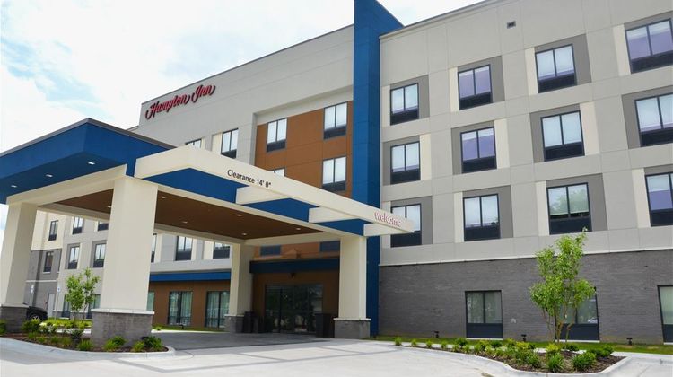 Hampton Inn by Hilton Cabot Exterior