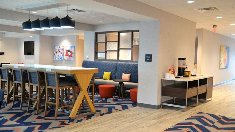 <b>Hampton Inn by Hilton Cabot Lobby</b>. Images powered by <a href="https://iceportal.shijigroup.com/" title="IcePortal" target="_blank">IcePortal</a>.