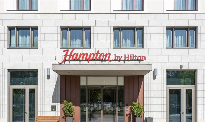Gewandhaus Dresden, Autograph Collection Exterior