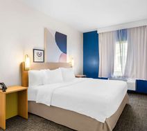 Spark by Hilton Pearland Room