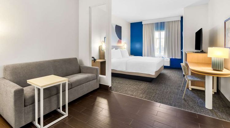 Spark by Hilton Pearland Room