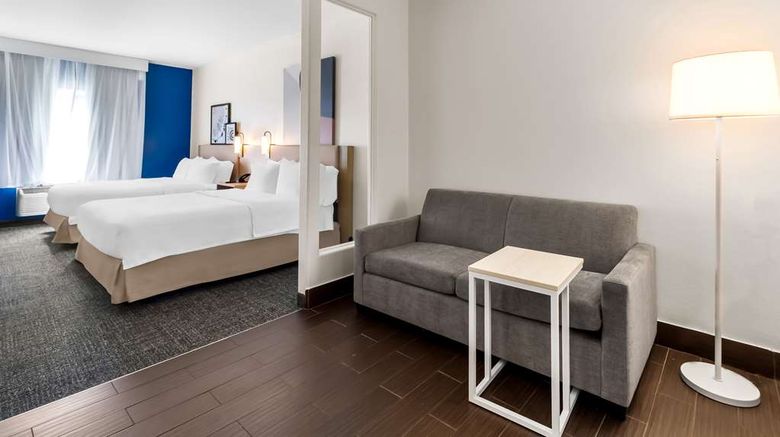 <b>Spark by Hilton Pearland Room</b>. Images powered by <a href="https://iceportal.shijigroup.com/" title="IcePortal" target="_blank">IcePortal</a>.