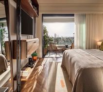 The George Hotel Room