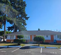 2400 Motel Exterior