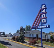 2400 Motel Exterior
