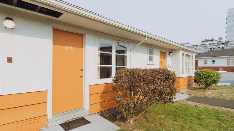 <b>2400 Motel Room</b>. Images powered by <a href="https://iceportal.shijigroup.com/" title="IcePortal" target="_blank">IcePortal</a>.