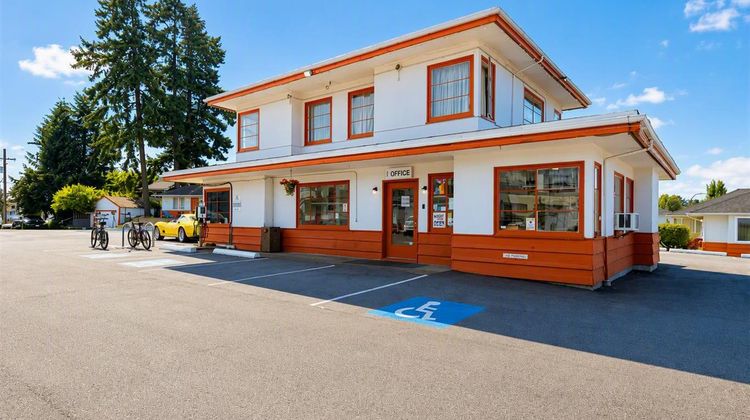 2400 Motel Lobby