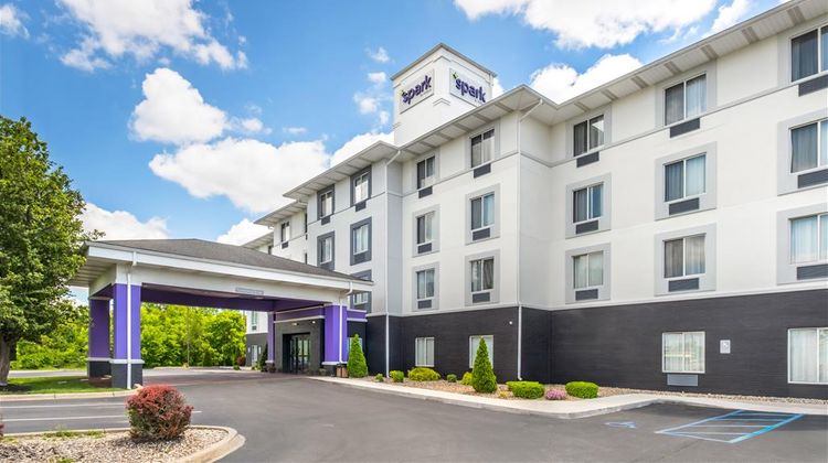 Spark by Hilton Louisville South Exterior