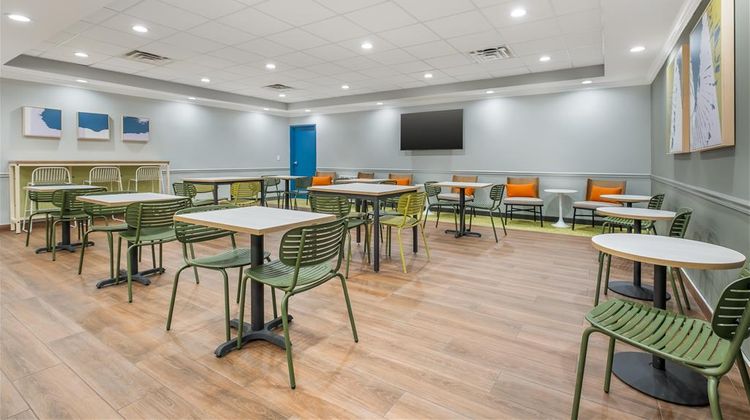 Spark by Hilton Louisville South Restaurant