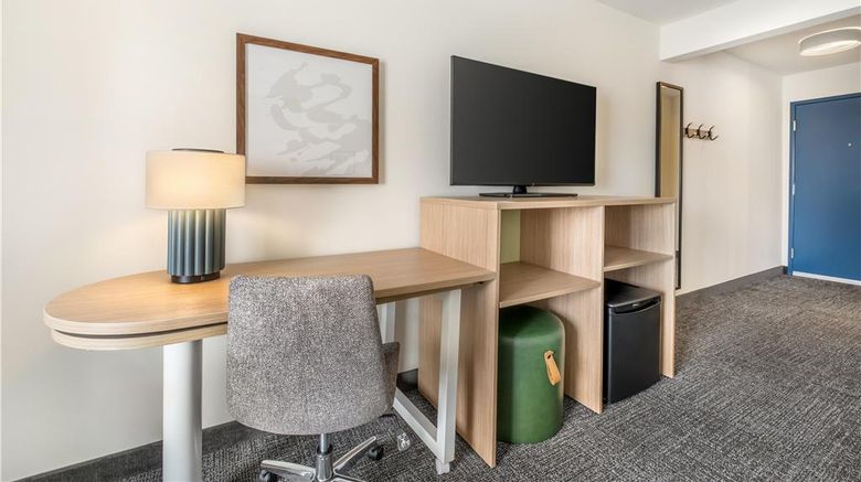 <b>Spark by Hilton Louisville South Room</b>. Images powered by <a href="https://iceportal.shijigroup.com/" title="IcePortal" target="_blank">IcePortal</a>.