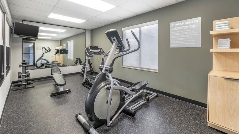 <b>Spark by Hilton Louisville South Health</b>. Images powered by <a href="https://iceportal.shijigroup.com/" title="IcePortal" target="_blank">IcePortal</a>.