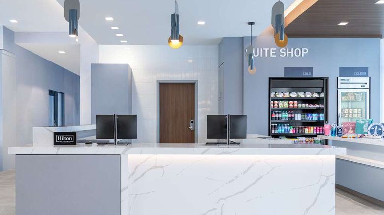 <b>Homewood Suites by Hilton Holland Lobby</b>. Images powered by <a href="https://iceportal.shijigroup.com/" title="IcePortal" target="_blank">IcePortal</a>.