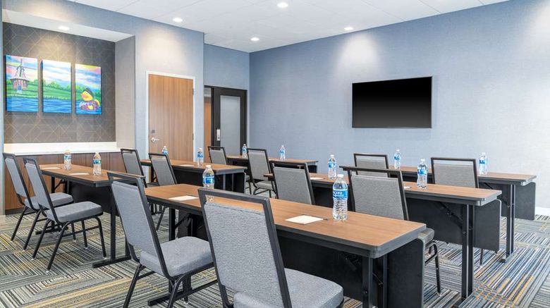<b>Homewood Suites by Hilton Holland Meeting</b>. Images powered by <a href="https://iceportal.shijigroup.com/" title="IcePortal" target="_blank">IcePortal</a>.