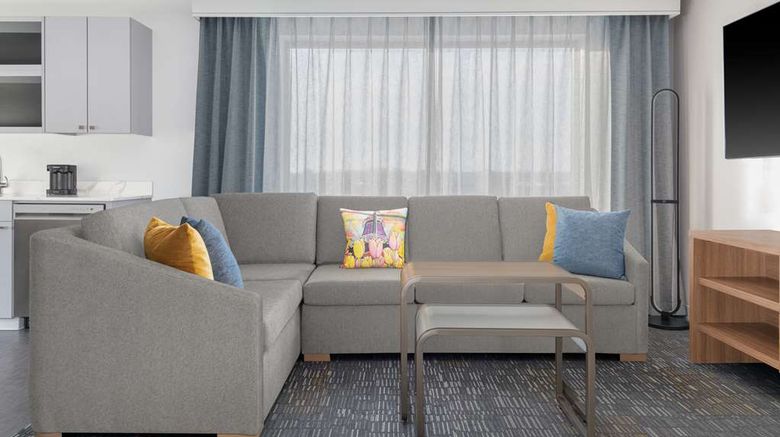 <b>Homewood Suites by Hilton Holland Room</b>. Images powered by <a href="https://iceportal.shijigroup.com/" title="IcePortal" target="_blank">IcePortal</a>.