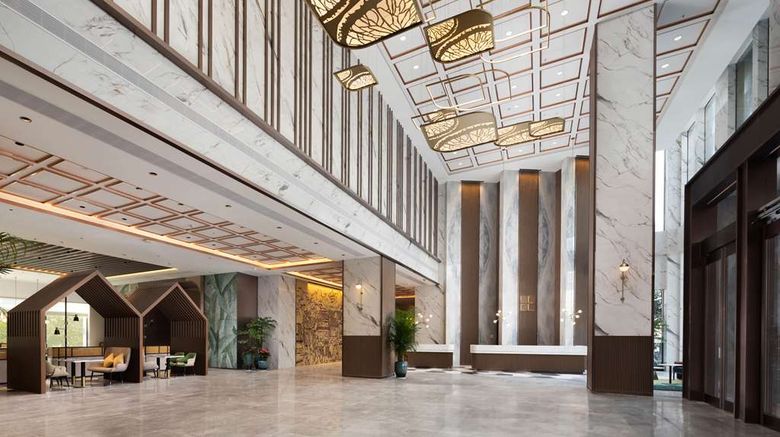 <b>Hilton Garden Inn Jiangmen Xinhui Lobby</b>. Images powered by <a href="https://iceportal.shijigroup.com/" title="IcePortal" target="_blank">IcePortal</a>.