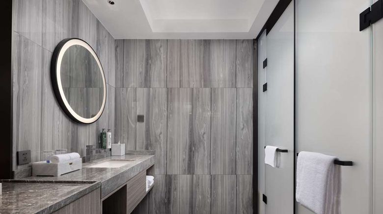 <b>Hilton Garden Inn Jiangmen Xinhui Room</b>. Images powered by <a href="https://iceportal.shijigroup.com/" title="IcePortal" target="_blank">IcePortal</a>.