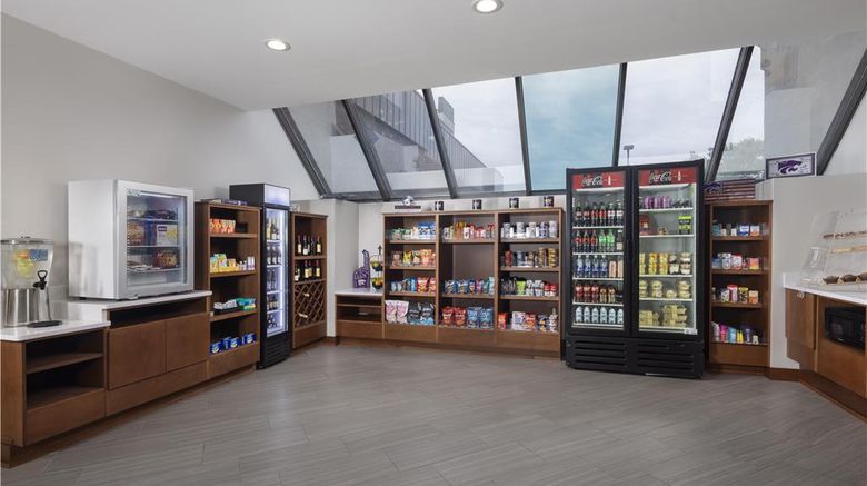 <b>DoubleTree by Hilton Manhattan Restaurant</b>. Images powered by <a href="https://iceportal.shijigroup.com/" title="IcePortal" target="_blank">IcePortal</a>.