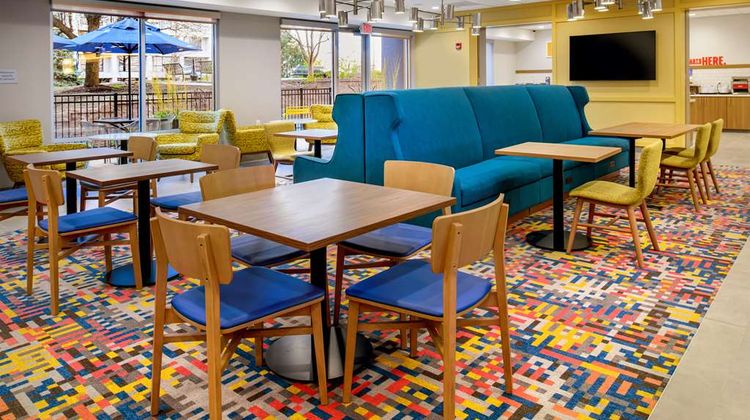 Hampton Inn by Hilton St Louis Airport Restaurant