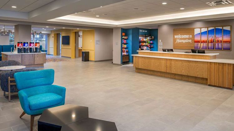 Hampton Inn by Hilton St Louis Airport Lobby