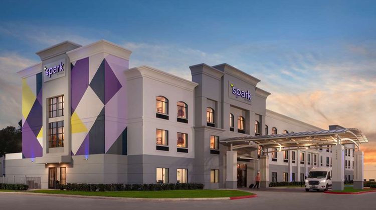 Spark by Hilton Bush Intl Airport Exterior