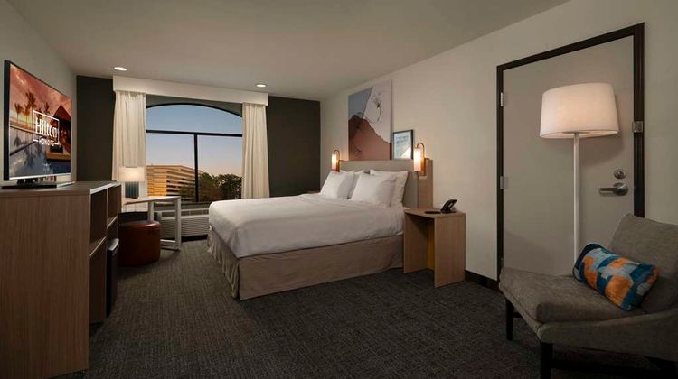 Spark by Hilton Bush Intl Airport Room
