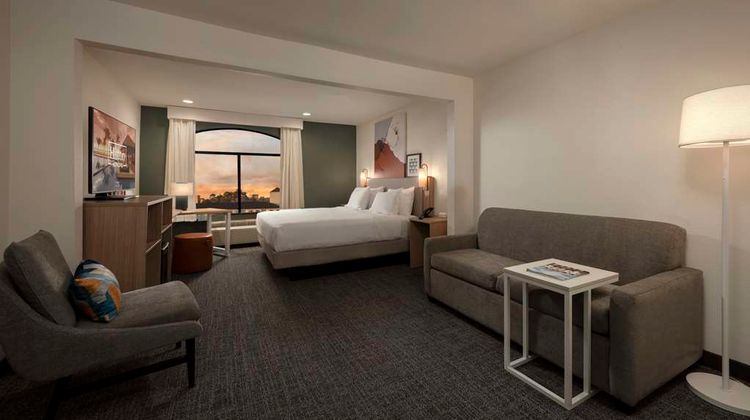 Spark by Hilton Bush Intl Airport Room