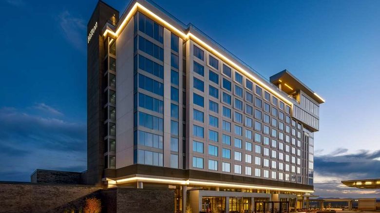 <b>Hilton BNA Nashville Airport Terminal Exterior</b>. Images powered by <a href="https://iceportal.shijigroup.com/" title="IcePortal" target="_blank">IcePortal</a>.