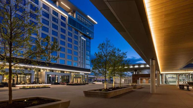 <b>Hilton BNA Nashville Airport Terminal Exterior</b>. Images powered by <a href="https://iceportal.shijigroup.com/" title="IcePortal" target="_blank">IcePortal</a>.