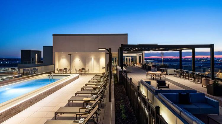 Hilton BNA Nashville Airport Terminal Pool