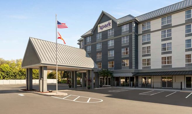Spark by Hilton Orlando Universal Blvd Exterior