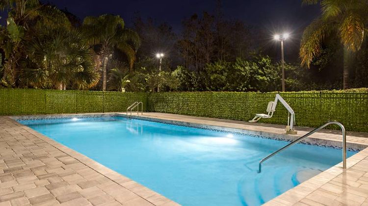 Spark by Hilton Orlando Universal Blvd Pool