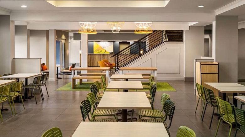 <b>Spark by Hilton Orlando Universal Blvd Restaurant</b>. Images powered by <a href="https://iceportal.shijigroup.com/" title="IcePortal" target="_blank">IcePortal</a>.