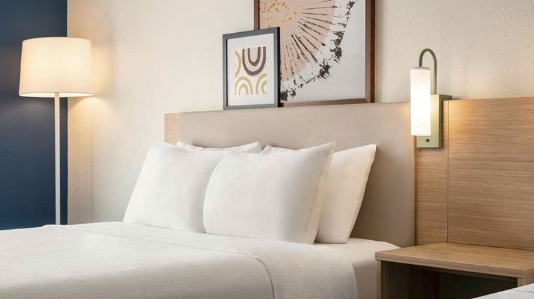 <b>Spark by Hilton Orlando Universal Blvd Room</b>. Images powered by <a href="https://iceportal.shijigroup.com/" title="IcePortal" target="_blank">IcePortal</a>.
