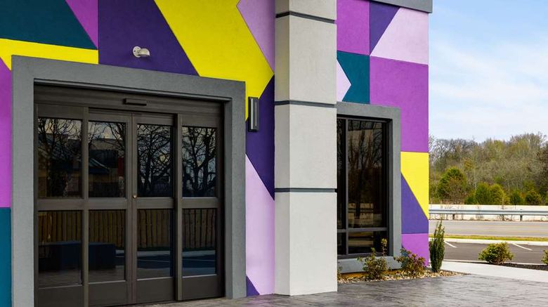<b>Spark by Hilton Nashville at Opryland Exterior</b>. Images powered by <a href="https://iceportal.shijigroup.com/" title="IcePortal" target="_blank">IcePortal</a>.
