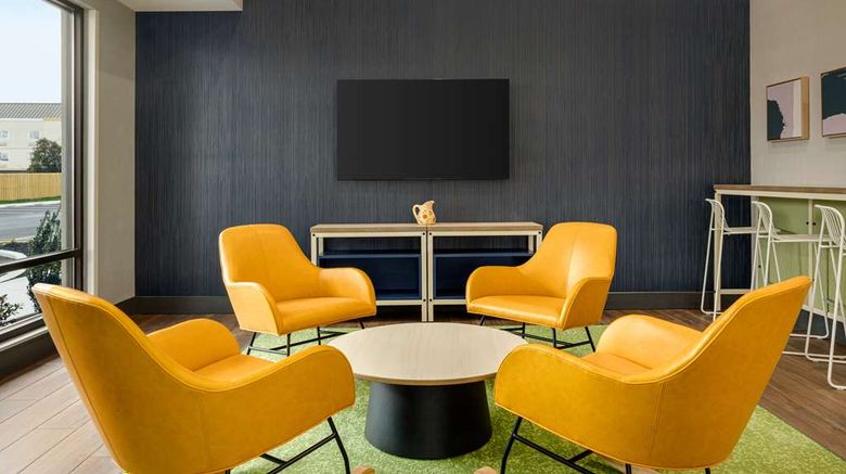 <b>Spark by Hilton Nashville at Opryland Lobby</b>. Images powered by <a href="https://iceportal.shijigroup.com/" title="IcePortal" target="_blank">IcePortal</a>.