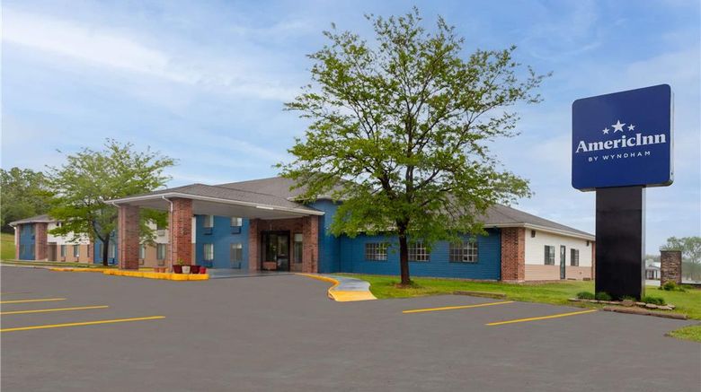 <b>AmericInn by Wyndham Reedsburg Exterior</b>. Images powered by <a href="https://iceportal.shijigroup.com/" title="IcePortal" target="_blank">IcePortal</a>.