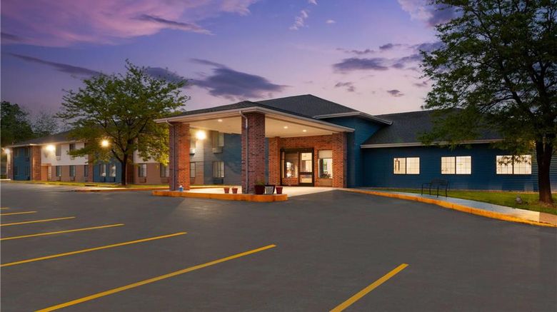 <b>AmericInn by Wyndham Reedsburg Exterior</b>. Images powered by <a href="https://iceportal.shijigroup.com/" title="IcePortal" target="_blank">IcePortal</a>.