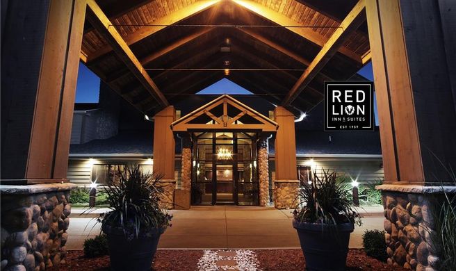 AmericInn by Wyndham Grimes Exterior