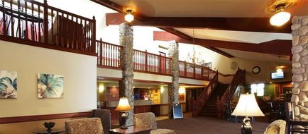 AmericInn by Wyndham Grimes Lobby