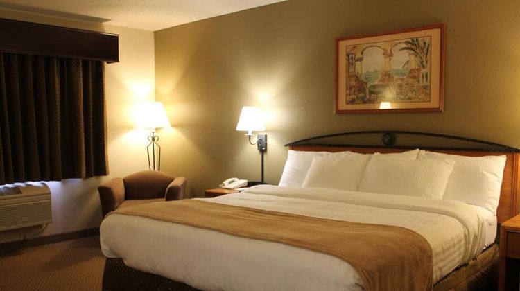 AmericInn by Wyndham Grimes Suite