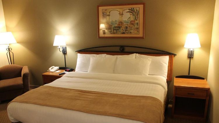 AmericInn by Wyndham Grimes Room
