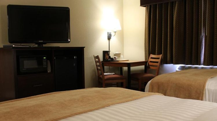AmericInn by Wyndham Grimes Room