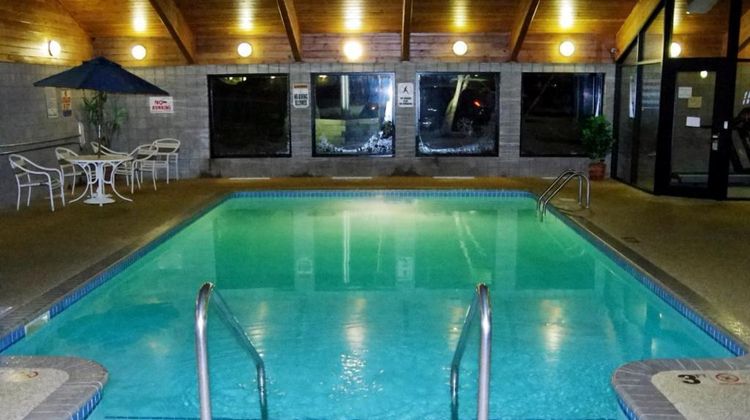 AmericInn by Wyndham Grimes Pool
