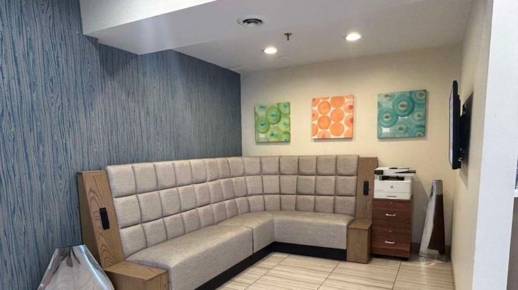 Best Western Erie Inn & Suites Lobby