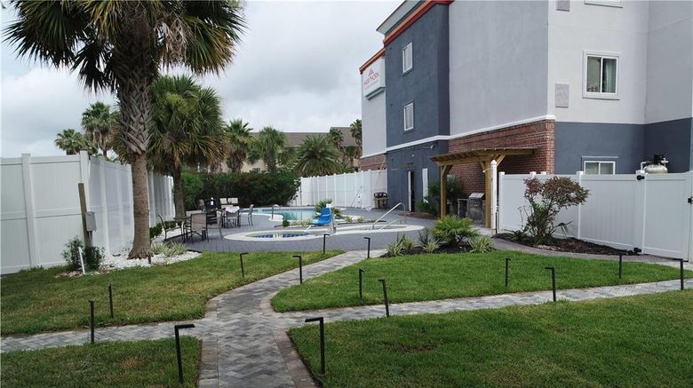 <b>Wingate by Wyndham Kings Bay Naval Base Pool</b>. Images powered by <a href="https://iceportal.shijigroup.com/" title="IcePortal" target="_blank">IcePortal</a>.